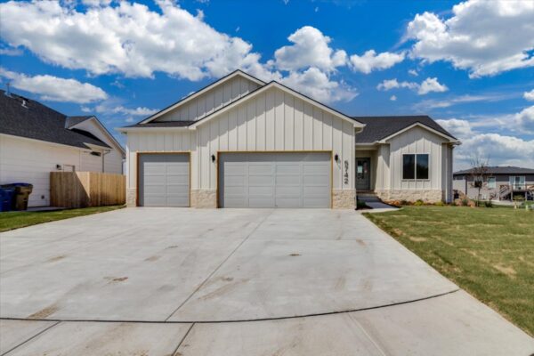 01-5742 N. Edwards Ct-01 01-5742 N. Edwards Ct-01
