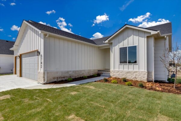 03-5742 N. Edwards Ct-03 03-5742 N. Edwards Ct-03