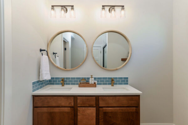 5440 N St Paul St (27) 5440 N St Paul St (27)